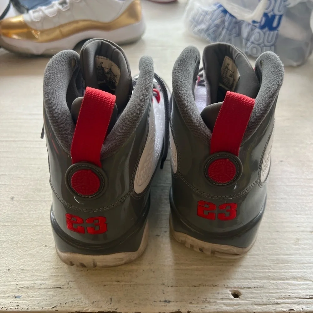 Jordan Men's Gray and White Sneakers Retro 9 Fire Red Nike Air Jordan